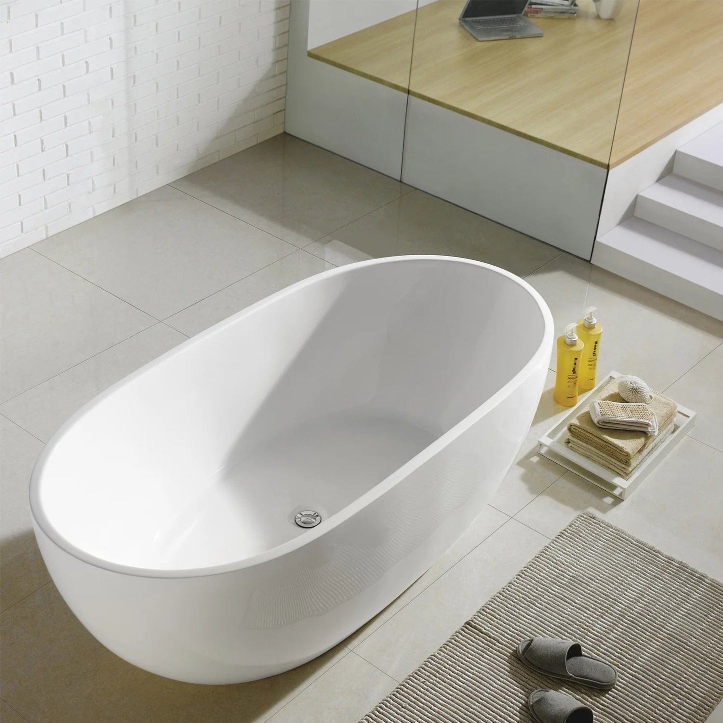 Eviva Stella Freestanding 61 in. Acrylic Bathtub in White