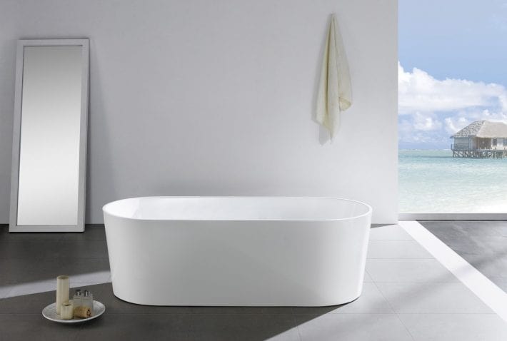 Kube Ovale 63'' White Free Standing Bathtub KFST1463