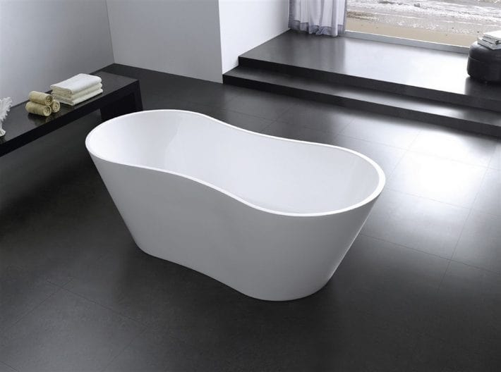 Kube Onde 67'' White Free Standing Bathtub KFST1967