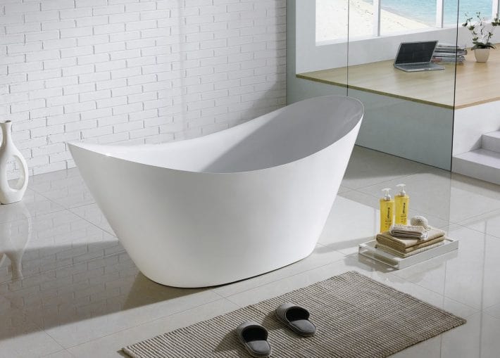 Kube Luna 68" Free Standing Bathtub in Matte Black or White