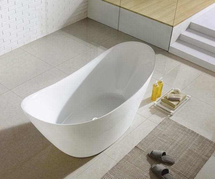 Kube Luna 68" Free Standing Bathtub in Matte Black or White