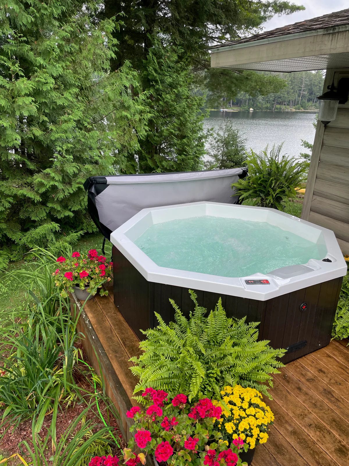 Muskoka 5-Person 14-Jet Portable Hot Tub